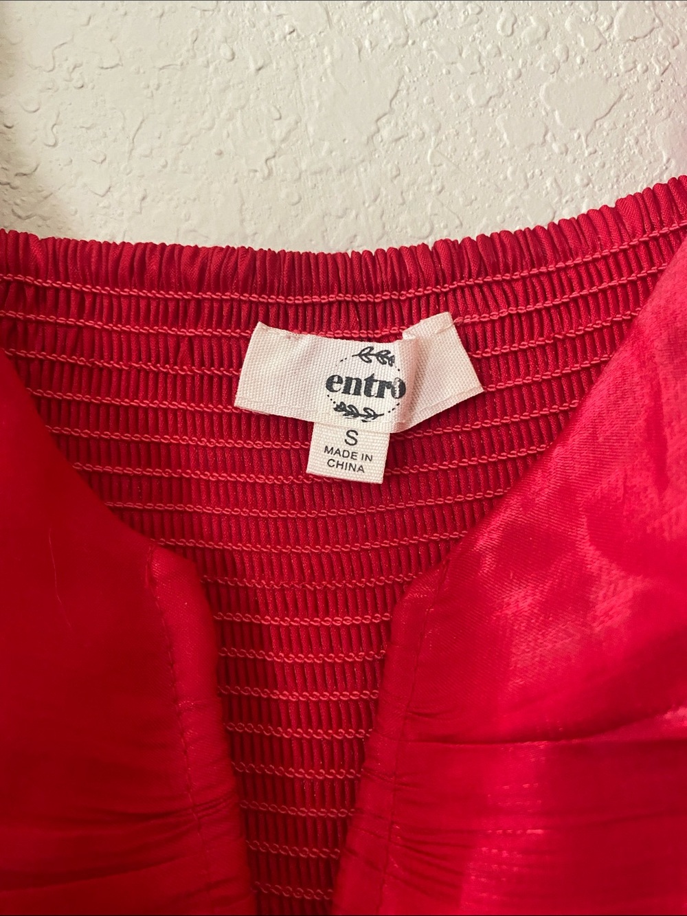 entro Red Peasant Blouse with Smocked Shoulders - Picture 10 of 11